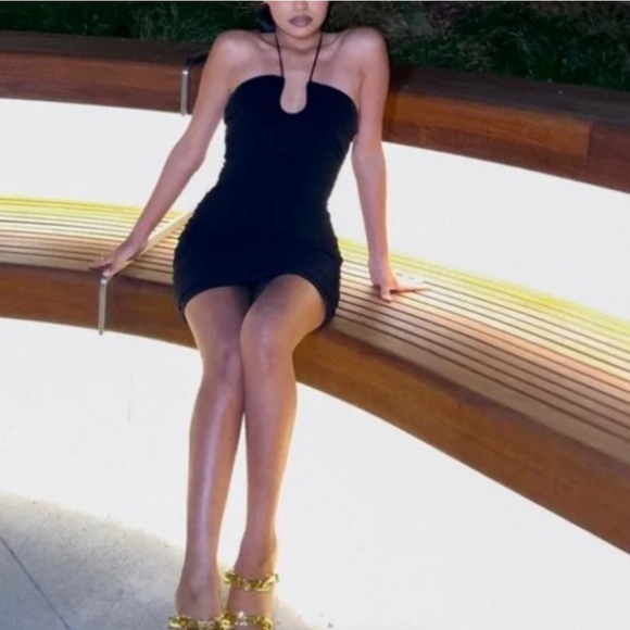 Zara woman’s black Ruched halter mini dress - Picture 7 of 16